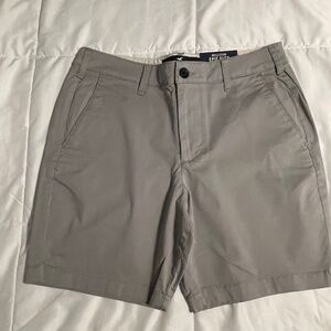 Hollister Men's Flat Front Shorts - 7" inseam  Size 31" Waist